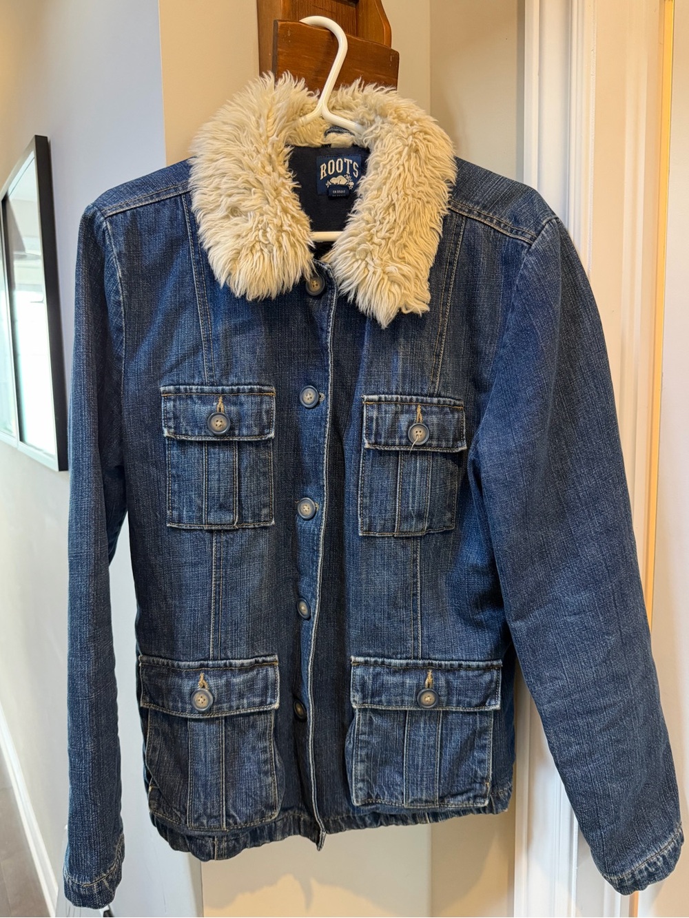 Y2K Women’s Roots Denim Jacket with faux fur hood and cotton lining - size LG